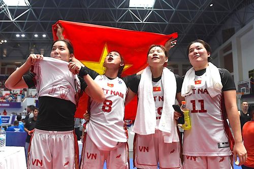 Bóng rổ Việt Nam giành huy chương vàng lịch sử ở SEA Games 32