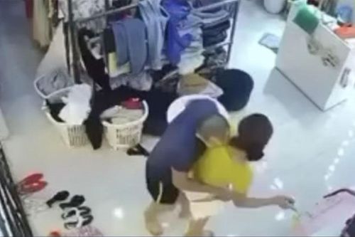 Vụ 'yêu râu xanh' dùng dao khống chế nữ chủ shop quần áo: Hiếp dâm không thành có bị xử lý hình sự?