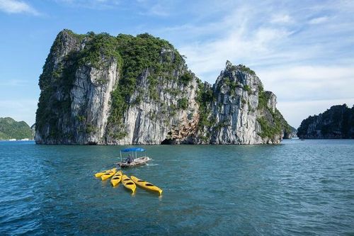 Vịnh Bái Tử Long - Vẻ đẹp bình yên 'hút hồn' du khách