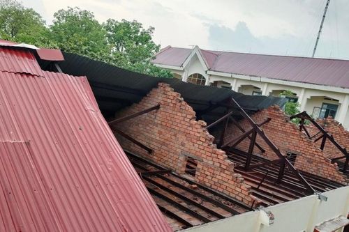 Giông lốc, mưa đá gây thiệt hại nặng về người và tài sản