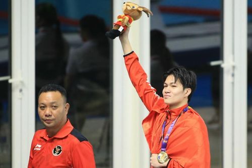 Thắng em trai Ánh Viên, kình ngư Trần Hưng Nguyên lần thứ 9 giành HCV SEA Games!