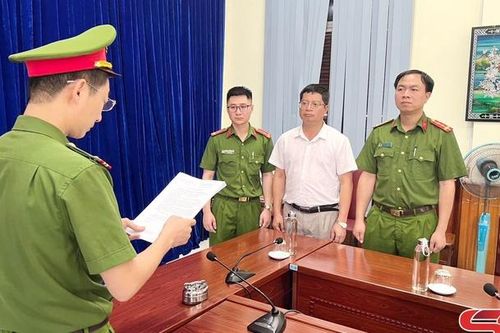 Khởi tố, bắt tạm giam 3 đối tượng về tội lợi dụng chức vụ, quyền hạn khi thi hành công vụ