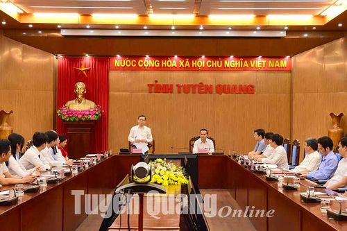 Gặp mặt giáo viên, học sinh dự Hội thi Khoa học kỹ thuật quốc tế
