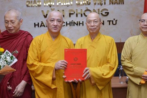 Ban Pháp chế T.Ư GHPGVN trao quyết định và ra mắt nhân sự các Phân ban nhiệm kỳ 2022-2027