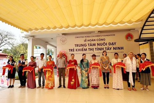 Khánh thành sân chơi hòa nhập dành cho trẻ em khiếm thị đầu tiên ở Việt Nam