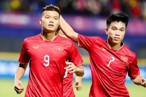 Bảng B bóng đá nam SEA Games 32: Thắng U22 Malaysia với tỷ số 2-1, U 22 Việt Nam giành vé vào bán kết