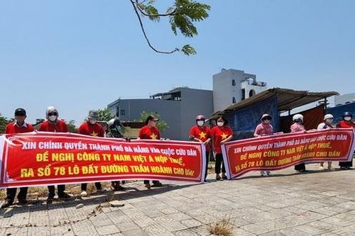 Chưa có sổ cho dân vì địa phương… lúng túng (?)