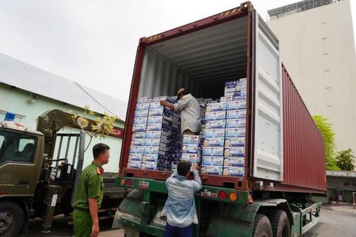 Khởi tố, bắt tạm giam giám đốc công ty nhập lậu sữa từ Mỹ về Việt Nam