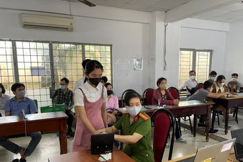 Công an TP Hồ Chí Minh mở cao điểm cấp CCCD, tài khoản định danh điện tử