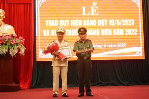 Nhiều tập thể, cá nhân thuộc Công an TP Đà Nẵng được các cấp khen thưởng