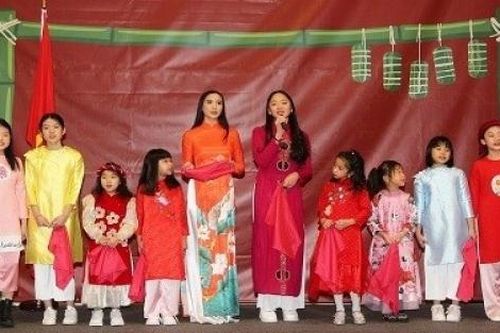 Một cộng đồng người Việt mạnh mẽ, đoàn kết và phát triển tại Anh