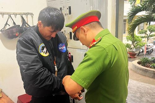 Giám đốc Cty bất động sản làm giả trích lục đất đai, 'bán' cho dân với giá 24 triệu đồng/tờ