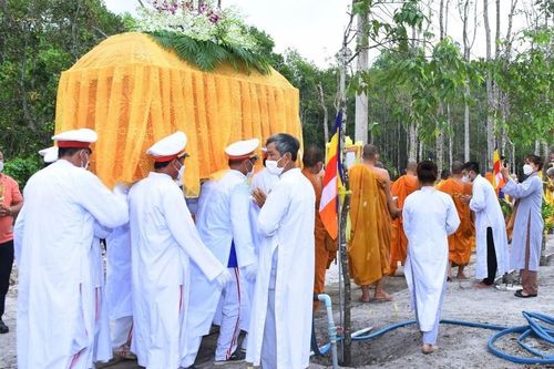 Bình Thuận: Lễ truy niệm và cung tống kim quan Hòa thượng Thích Minh Nhơn nhập tháp