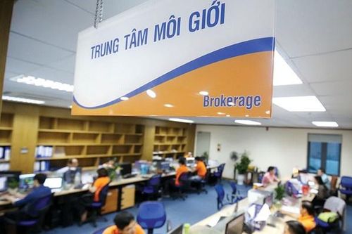 'Nồi cơm' nghiệp vụ môi giới chứng khoán đang chịu nhiều sức ép