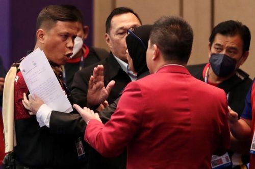 Thành viên BHL silat Indonesia gây gổ sau trận thua Việt Nam