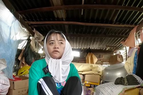 Hành trình hồi sinh của cô gái có khối u khổng lồ trên đầu