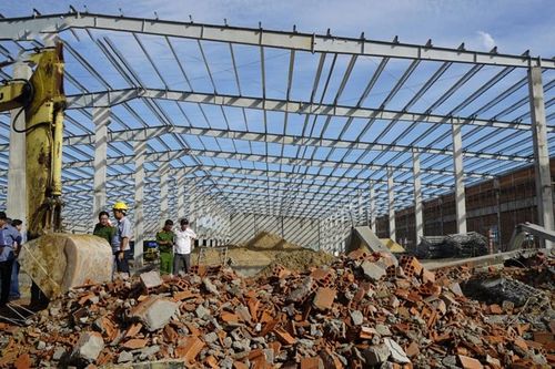 Vụ sập tường làm 5 người chết tại Bình Định: Bắt Giám đốc công ty xây dựng