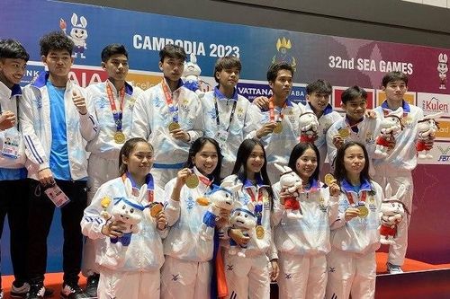 Thi đấu 'đồng đội hỗn hợp', cầu lông Campuchia ghi tên bảng vàng SEA Games