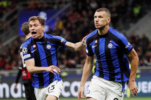Inter đặt một chân vào chung kết Champions League