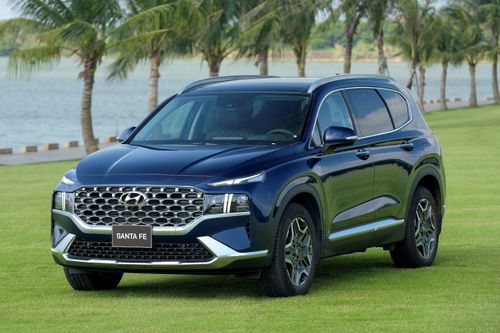 Hyundai Santa Fe giảm sâu vượt mốc 200 triệu đồng