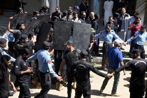 Sóng gió 'mới mà cũ' tại Pakistan