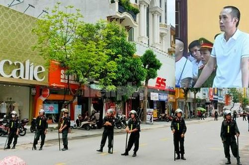 Cảnh sát bao vây nhà trùm giang hồ Tuấn 'thần đèn' và Mạnh 'gỗ' tại Thanh Hóa