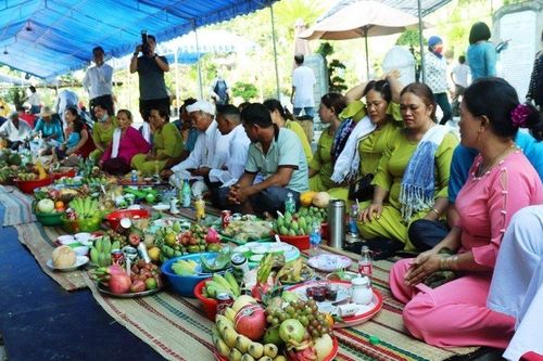 Hơn 100 đoàn hành hương về dự Lễ hội Tháp Bà Ponagar năm 2023