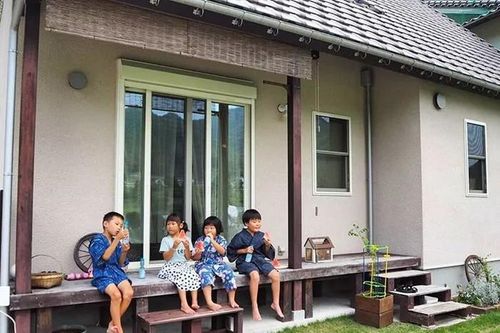 Ngôi nhà nhỏ nhưng sắp xếp cực khéo của vợ chồng bỏ phố về quê