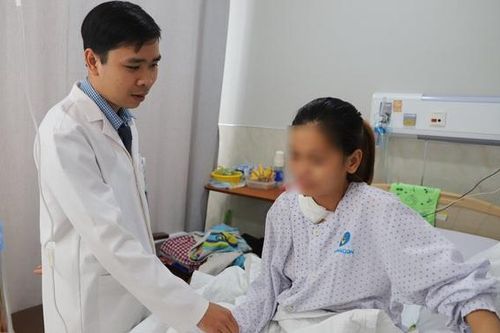 Cứu nữ bệnh nhân bị đứt mạch máu cổ, đa chấn thương do tai nạn giao thông