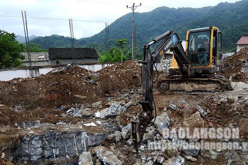 Văn Lãng: 'Nước rút' thi công các trạm y tế xã