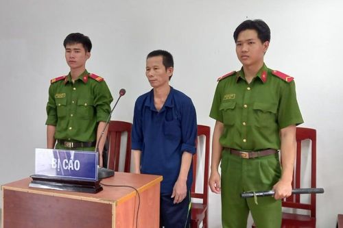 Giết vợ vì bị cằn nhằn 'chỉ lo ăn nhậu, không lo cắt cỏ cho bò'
