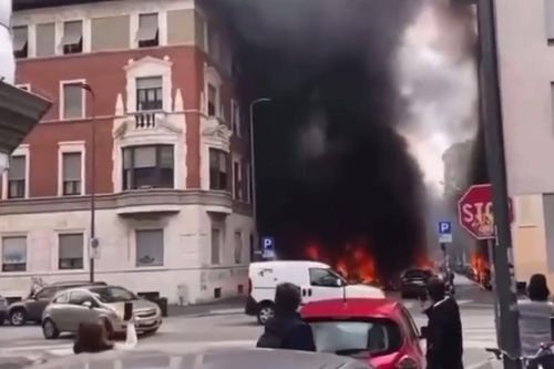 Nổ lớn ở Milan, nhiều phương tiện bị phá hủy