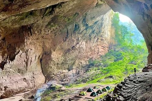 Nữ hành khách tố nam hướng dẫn viên du lịch ở Phong Nha quấy rối trong đêm