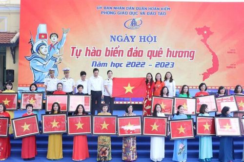 Đặc sắc, cảm xúc với Ngày hội 'Tự hào Biển đảo quê hương' ngành Giáo dục