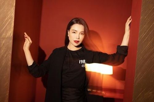 Người mẫu Trà Ngọc Hằng bất ngờ thổn thức thừa nhận: 'Tôi không thể trở thành ngôi sao'