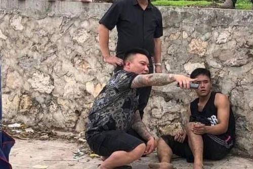 Lười làm, nam thanh niên cướp điện thoại người đi đường