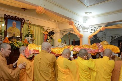 Đà Nẵng: Lễ nhập kim quan Hòa thượng Thích Thiện Toàn