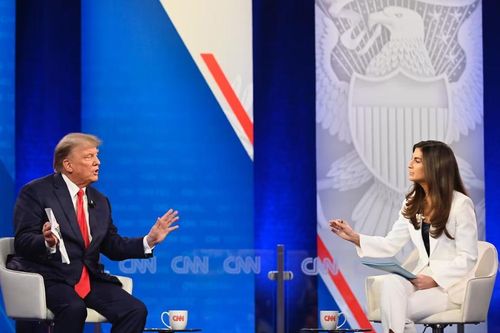 CNN khốn đốn vì mời ông Trump đối thoại trên truyền hình