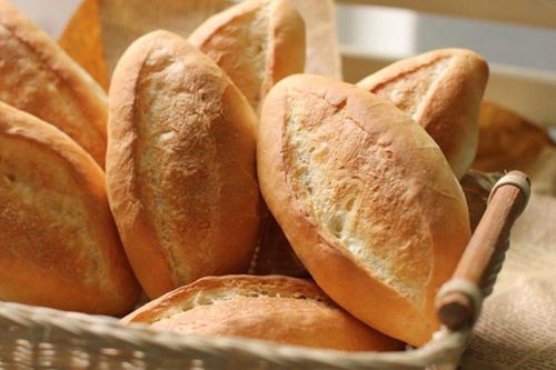 Bánh mì 'ngon, bổ, rẻ' nhưng có 5 nhóm người cần phải tránh xa