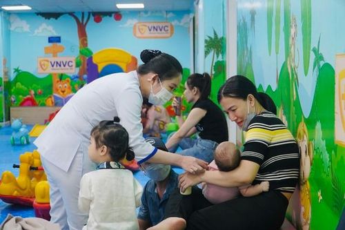 Chuyện chưa kể về điều dưỡng tiêm chủng