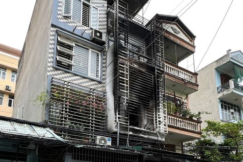 Vụ cháy 4 người chết: Khung sắt bao kín ngăn cản nỗ lực cứu nạn nhân
