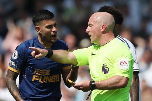 Newcastle lại mất điểm trong cuộc đua top 4