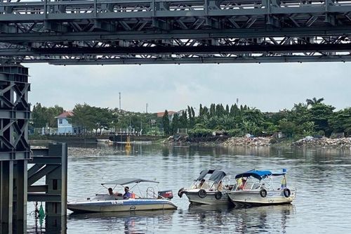 Sà lan tông cong trụ cầu, TP.HCM phát thông báo khẩn cấp cấm ô tô