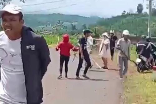 Hai nhóm lao vào hỗn chiến trên rẫy vì mâu thuẫn làm ăn