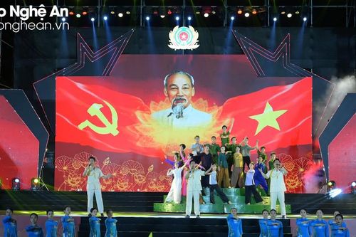 Chương trình giao lưu nghệ thuật 'Hoa tháng Năm dâng Người'