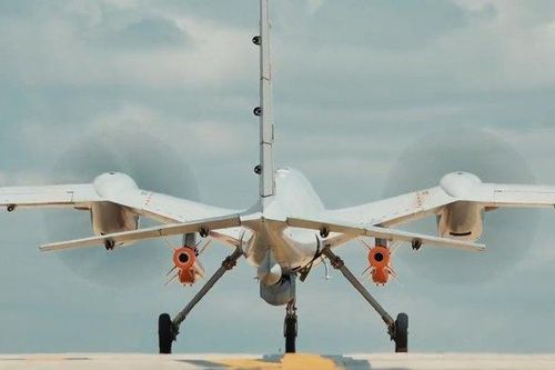 Thổ Nhĩ Kỳ phóng thử nghiệm thành công tên lửa hành trình và bom dẫn đường từ UAV Bayraktar Akıncı