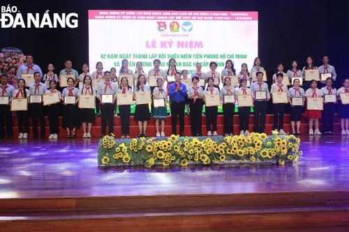 Tuyên dương 82 học sinh đạt danh hiệu 'Cháu ngoan Bác Hồ'