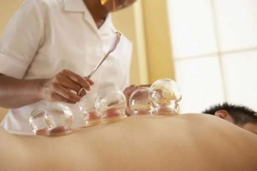 Giác hơi là gì và nhóm người nào không nên giác hơi?