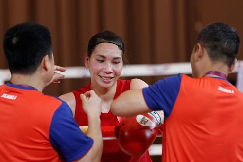 Bà mẹ hai con vô địch môn Boxing SEA Games 32