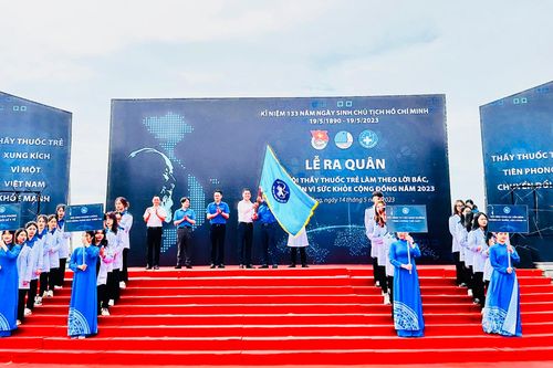 Ra quân Ngày hội Thầy thuốc trẻ làm theo lời Bác, tình nguyện vì sức khỏe cộng đồng
